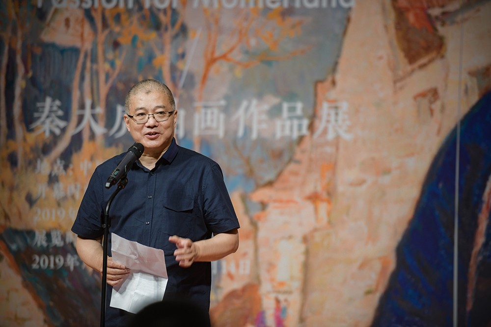 他谈到,在秦大虎的作品中读到了中国美院艺术家们创作中令人感动的