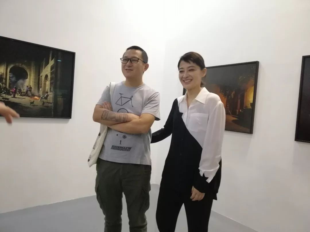 曾剑,梅婷伉俪在观展现场