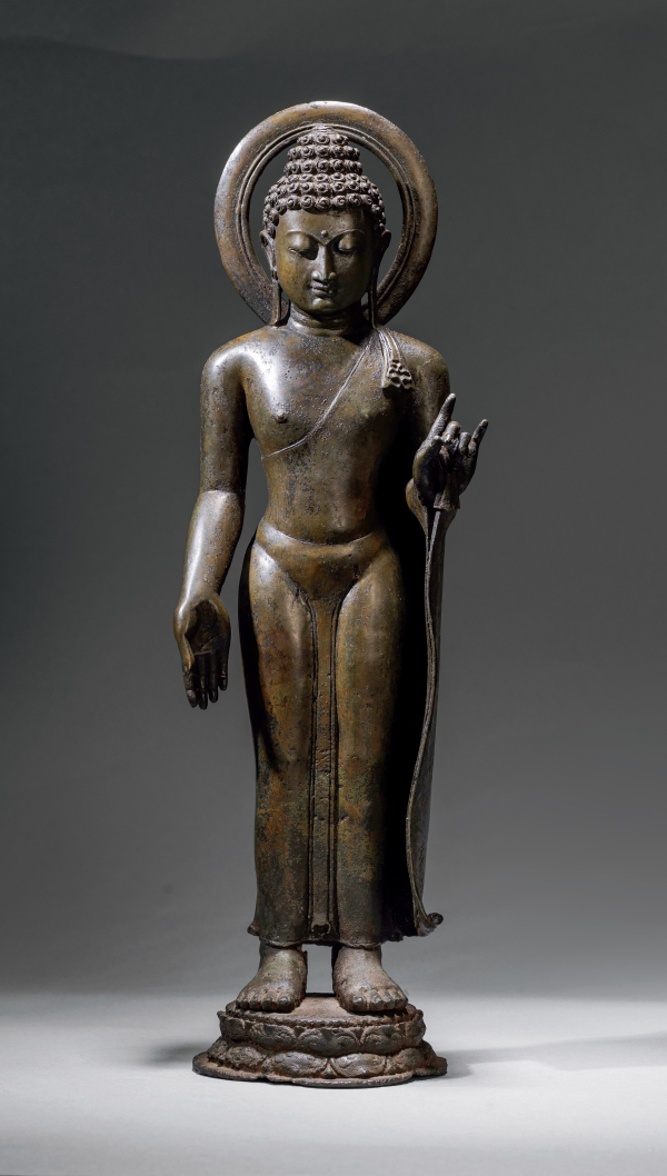 释迦牟尼立像 南亚 9-10世纪 合金铜 单体浇铸 h: 40.5 cm