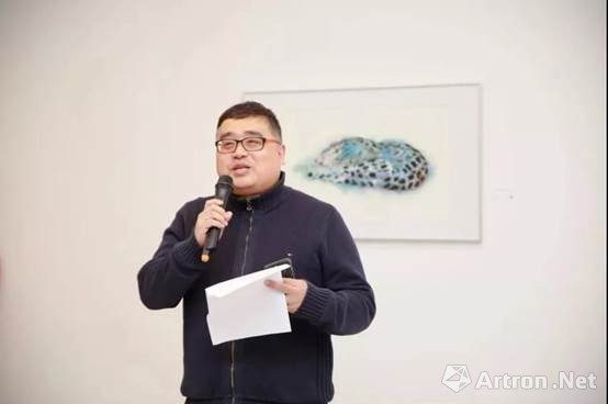 历史,重新定义了这次戴泽先生的版画展览及侯鑫老师与荣云老师的展览