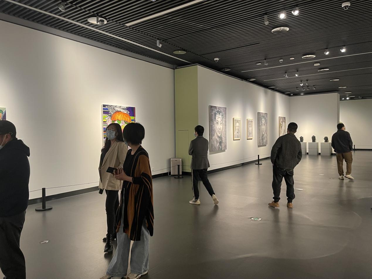 宜兴史上第一场大型当代艺术群展亮相宜兴市美术馆_展览现场_雅昌新闻