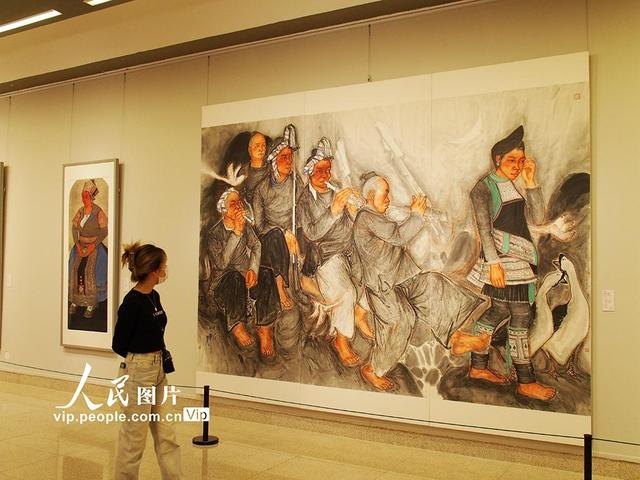 中华民族一家亲中国画作品展在中国美术馆展出