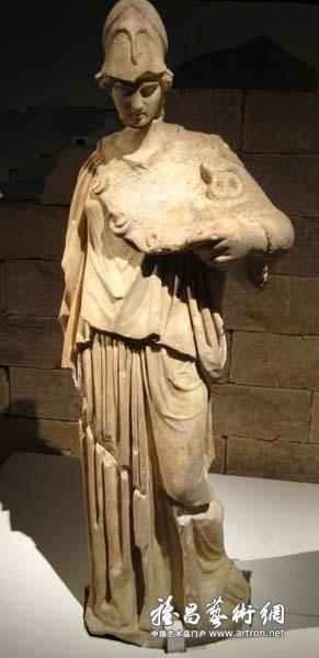 手持祭筐的雅典娜雕像